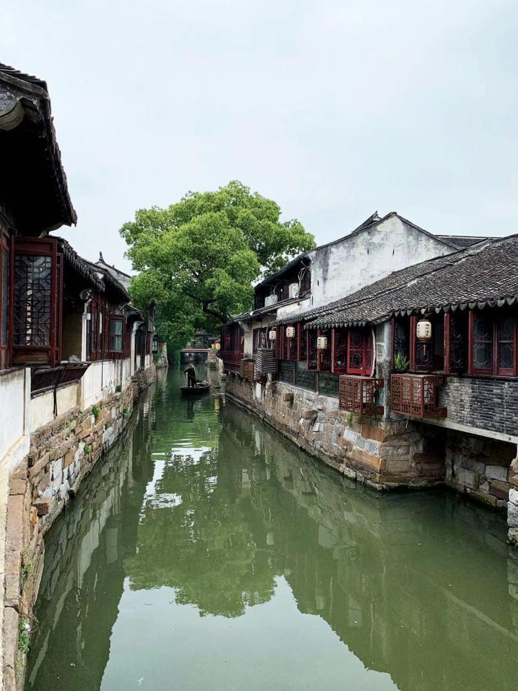 逃出诡异庄园
